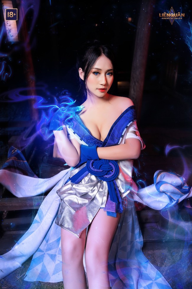 Gái xinh cosplay liên quân thả dáng hấp dẫn