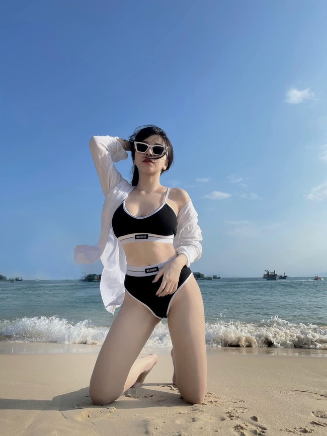 Top những gáis xinh bikini Tuệ Anh cute với vòng 1 căng tròn