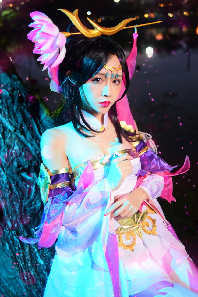 Sinestrea wave cosplay chân dài nuột nà