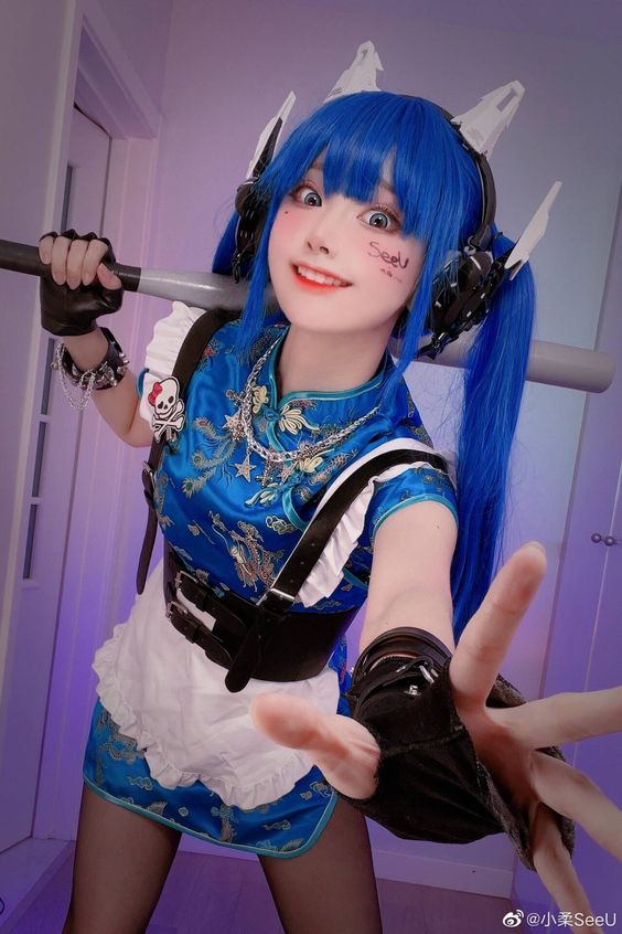 Cosplay gái xinh đường cong đẹp