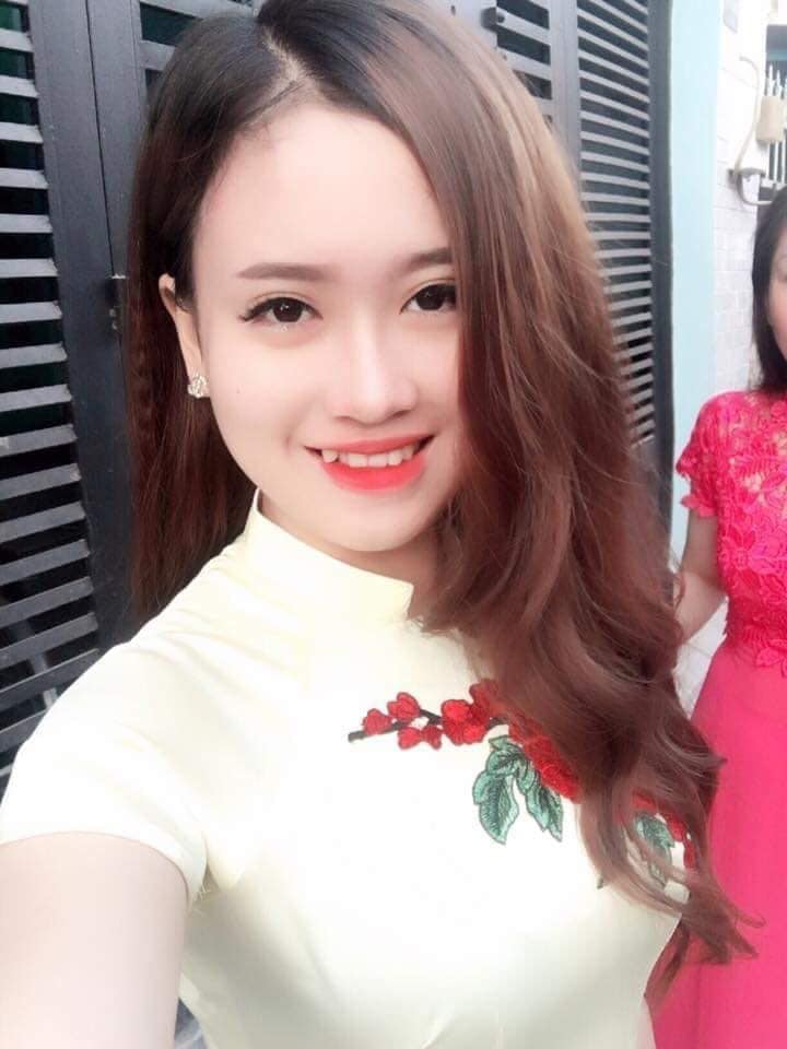 Gái xinh răng khểnh đẹp hiện nay