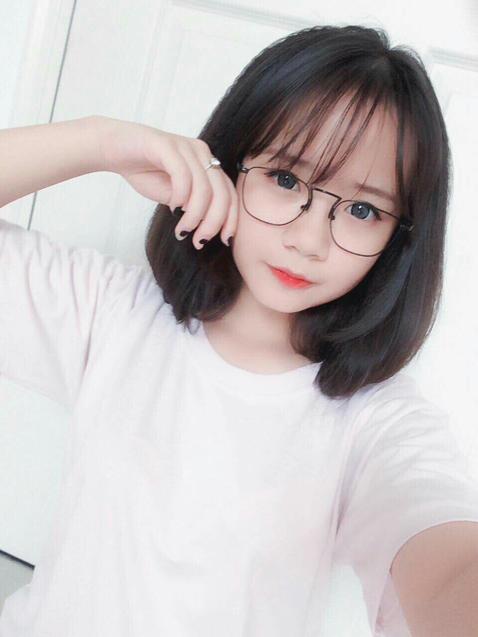 Ảnh con gái tóc ngắn siêu cute