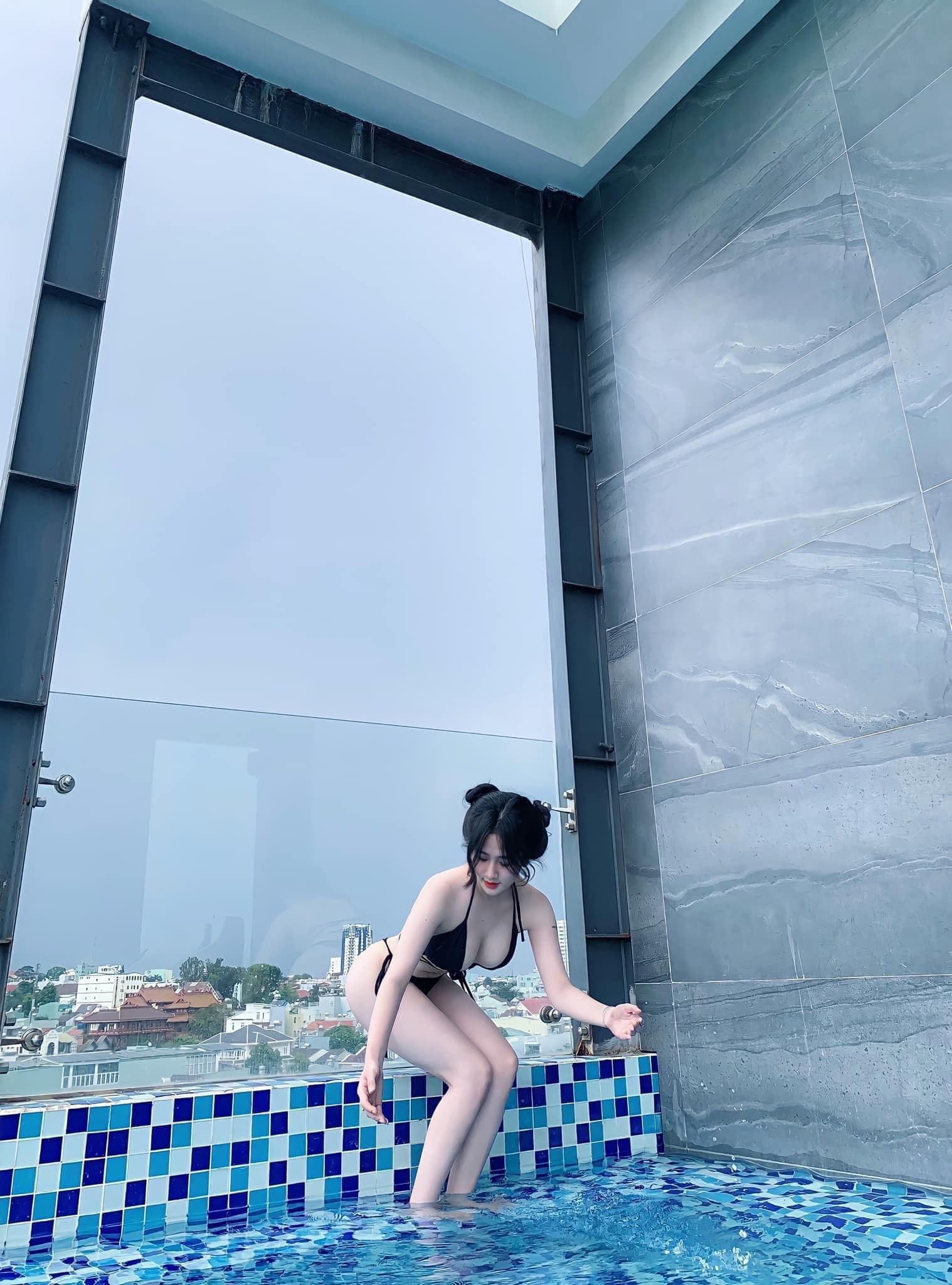 Chìm đắm trước anh sẽy Cẩm Liên sexy gợi cảm