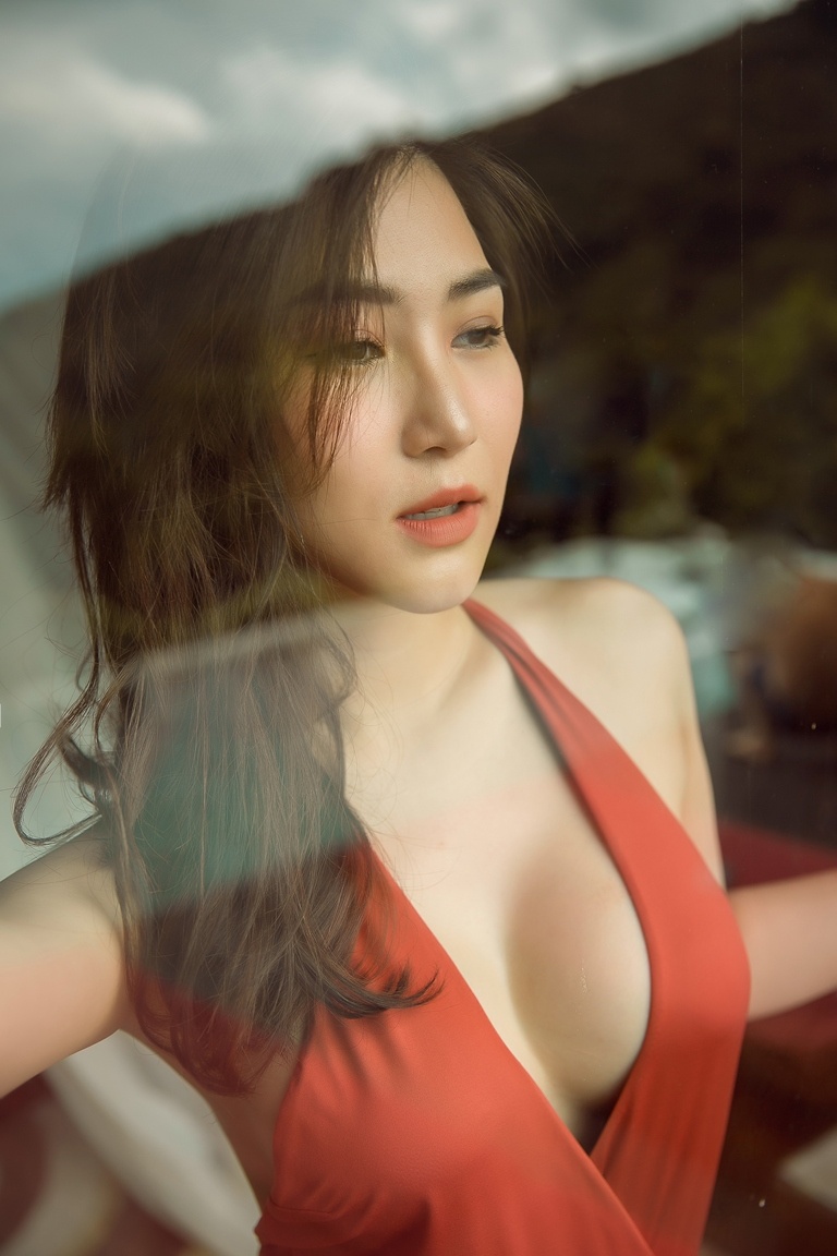 Những hình Hương Tràm bikini sexy nhìn là mê