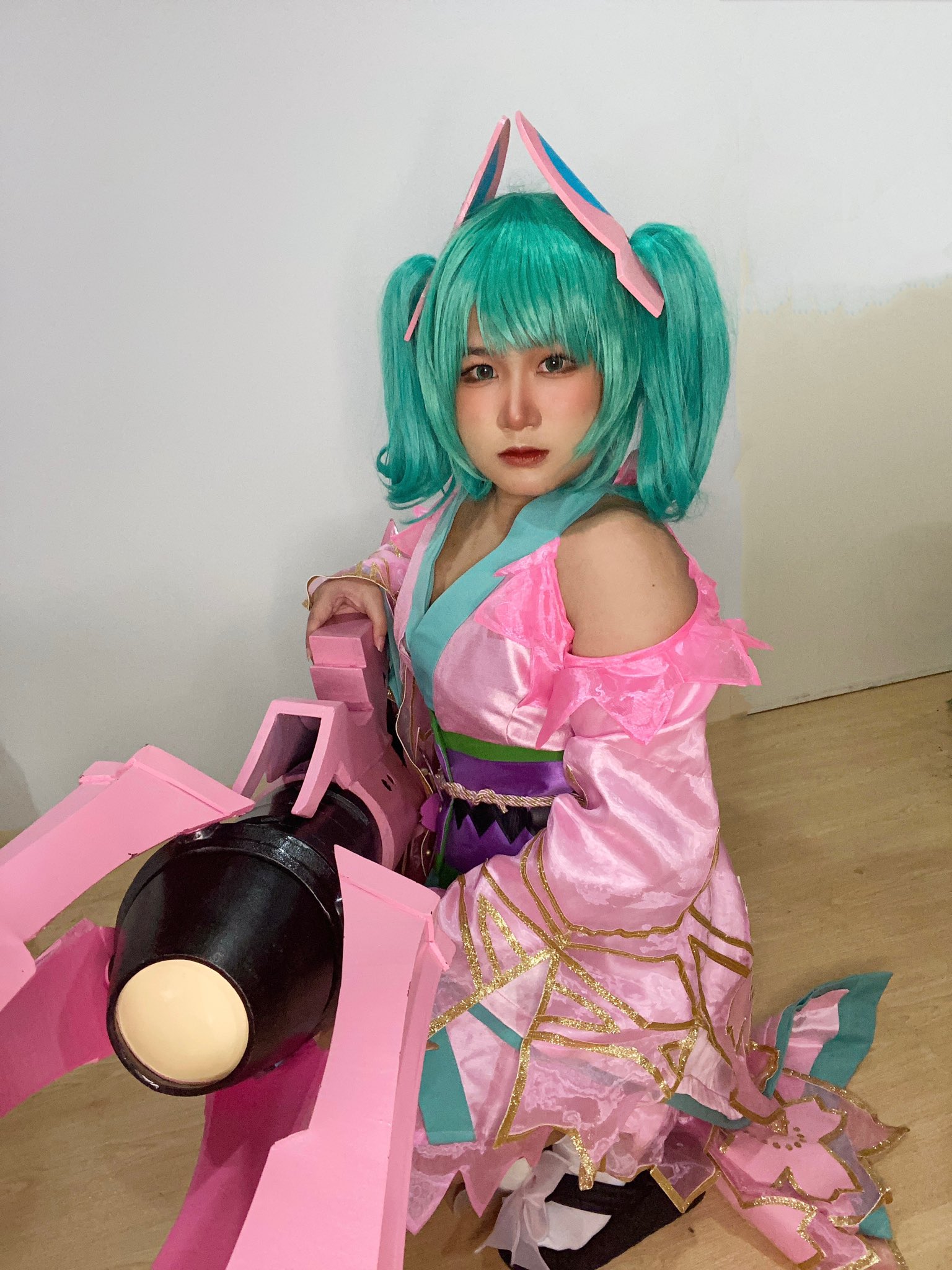 Cosplay capheny thần tượng âm nhạc sexy quyến rũ