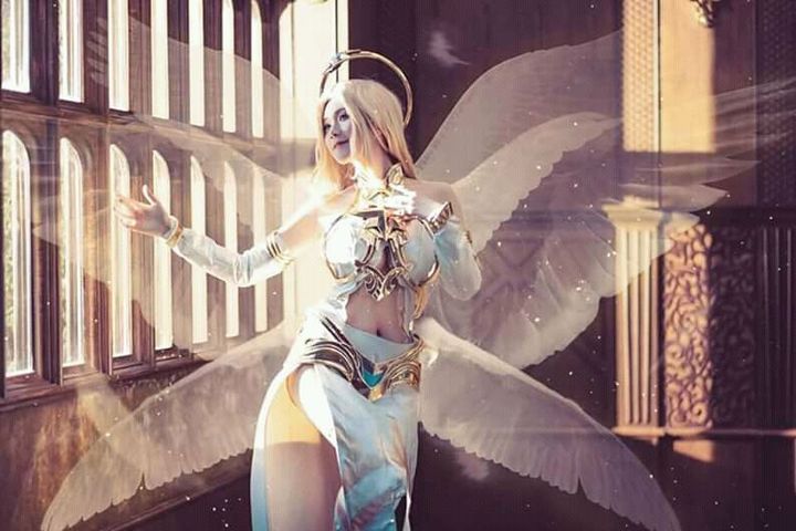 Cosplay lauriel thánh quang sứ