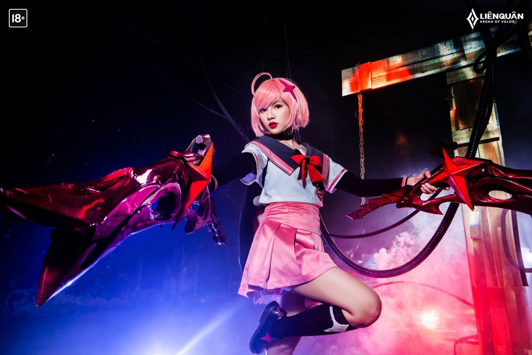 Cosplay liên quân natalya chân dài hấp dẫn