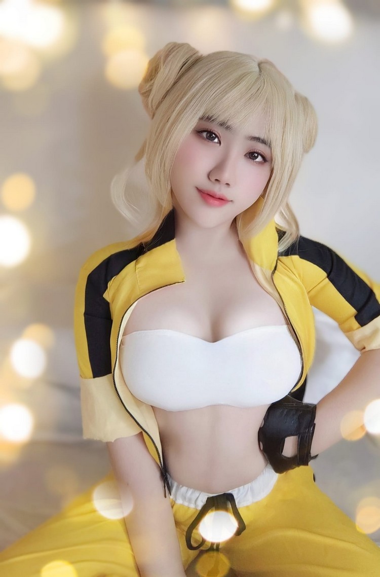 Cosplay liên quân qi ngực khủng