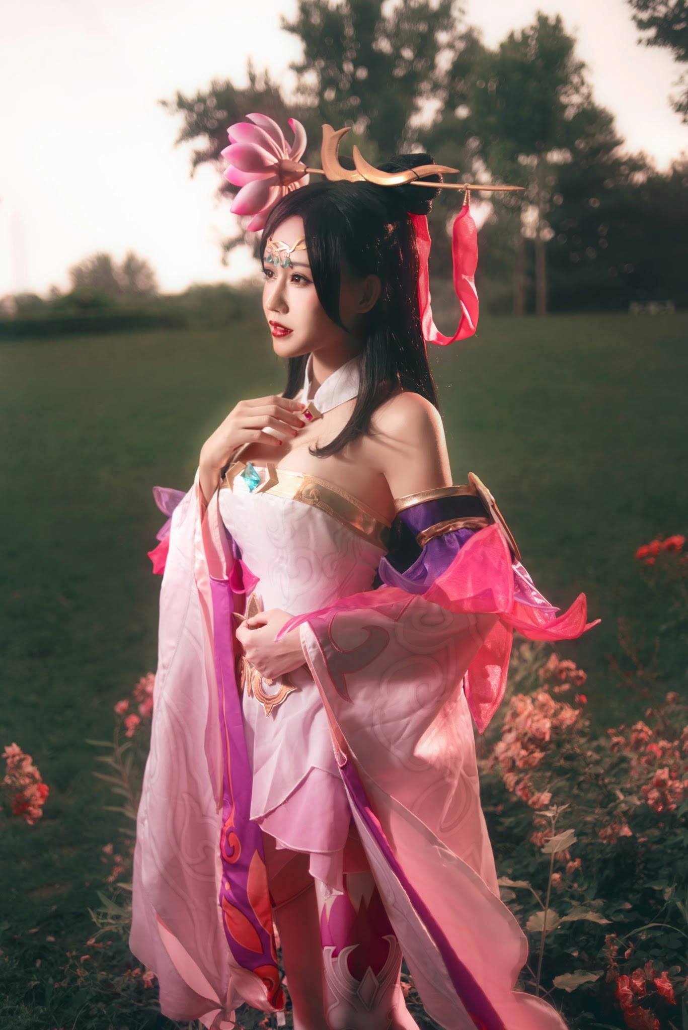 Cosplay liên quân điêu thuyền khoe body