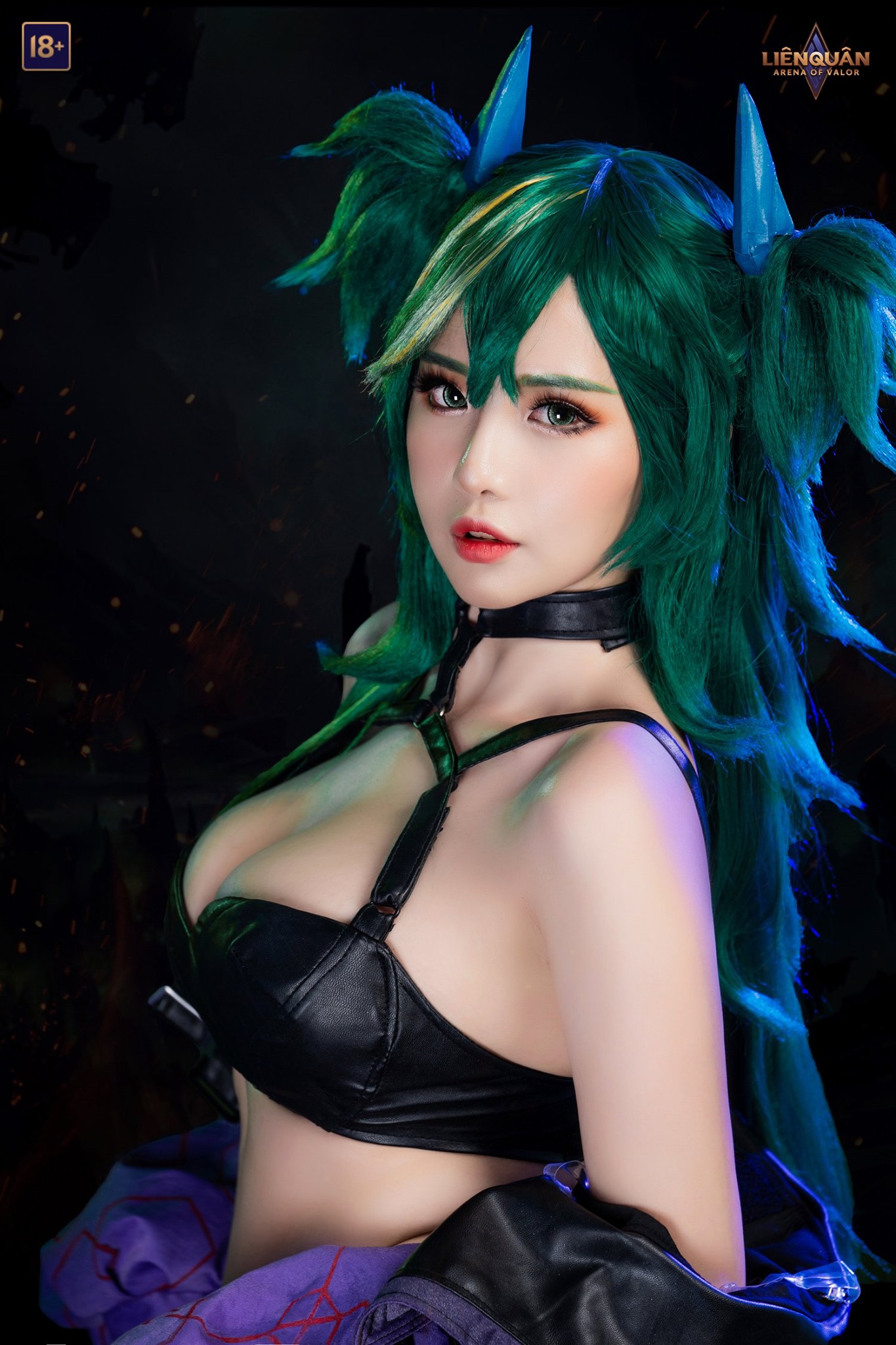 Cosplay liên quân điêu thuyền tạo dáng nuột