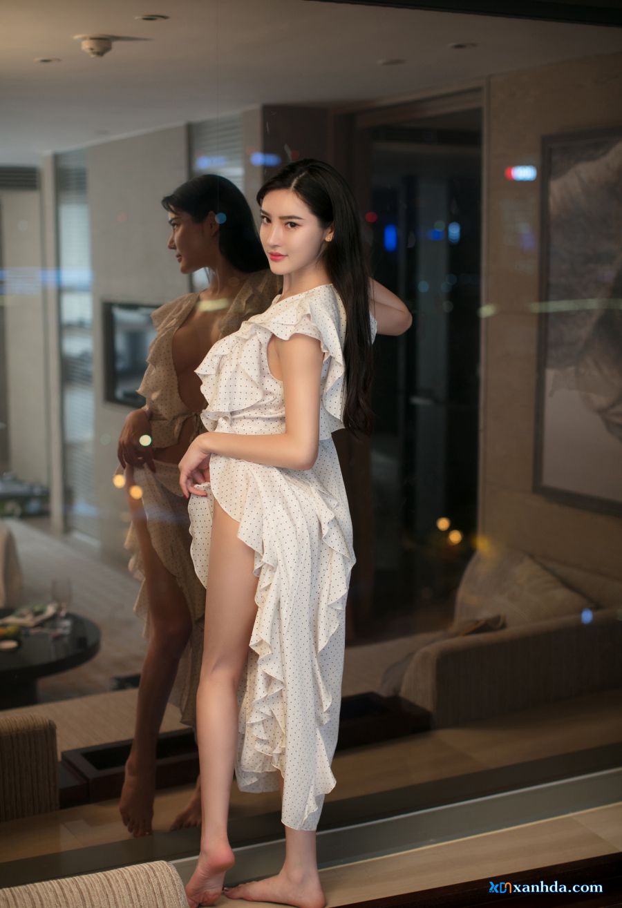 Bộ gái xinh mặc sexy Ánh Dương khoe đường cong khó cưỡng