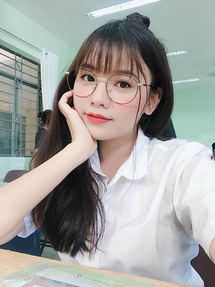 Hình cute cô gái dễ thương điệu đà