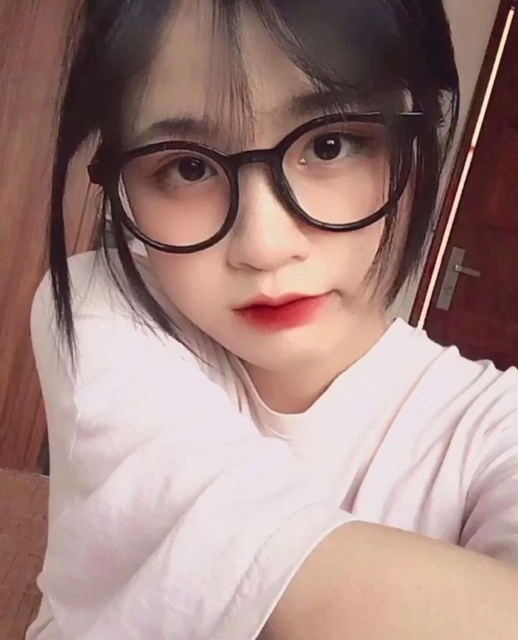 Hình cute con gái cute dễ thương