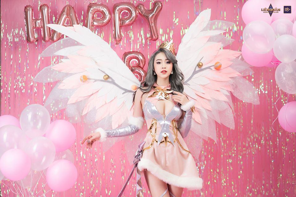 Cosplay liên quân lauriel lạc thần