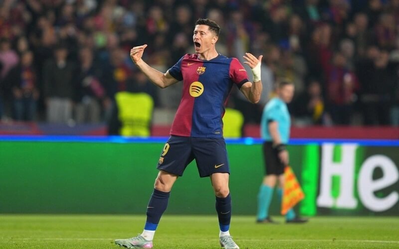 Robert Lewandowski là một trong những cầu thủ sút penalty hay nhất thế giới